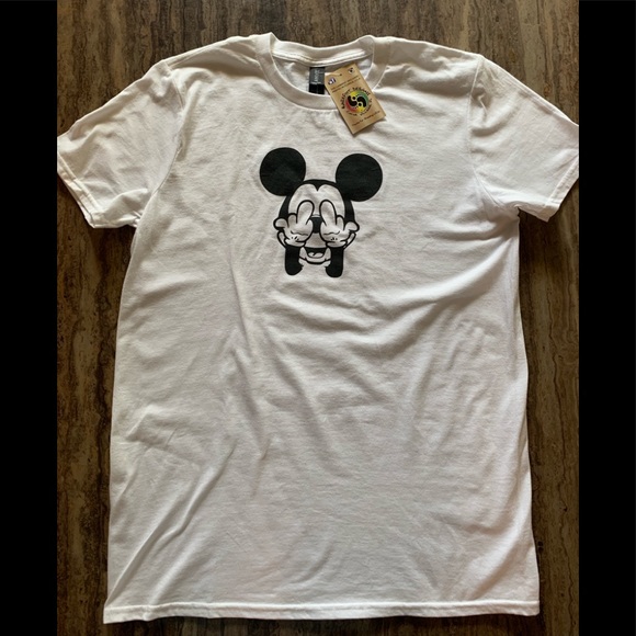 Barefoot design Mickey inspired tee shirt NWT Sz M - Picture 1 of 5